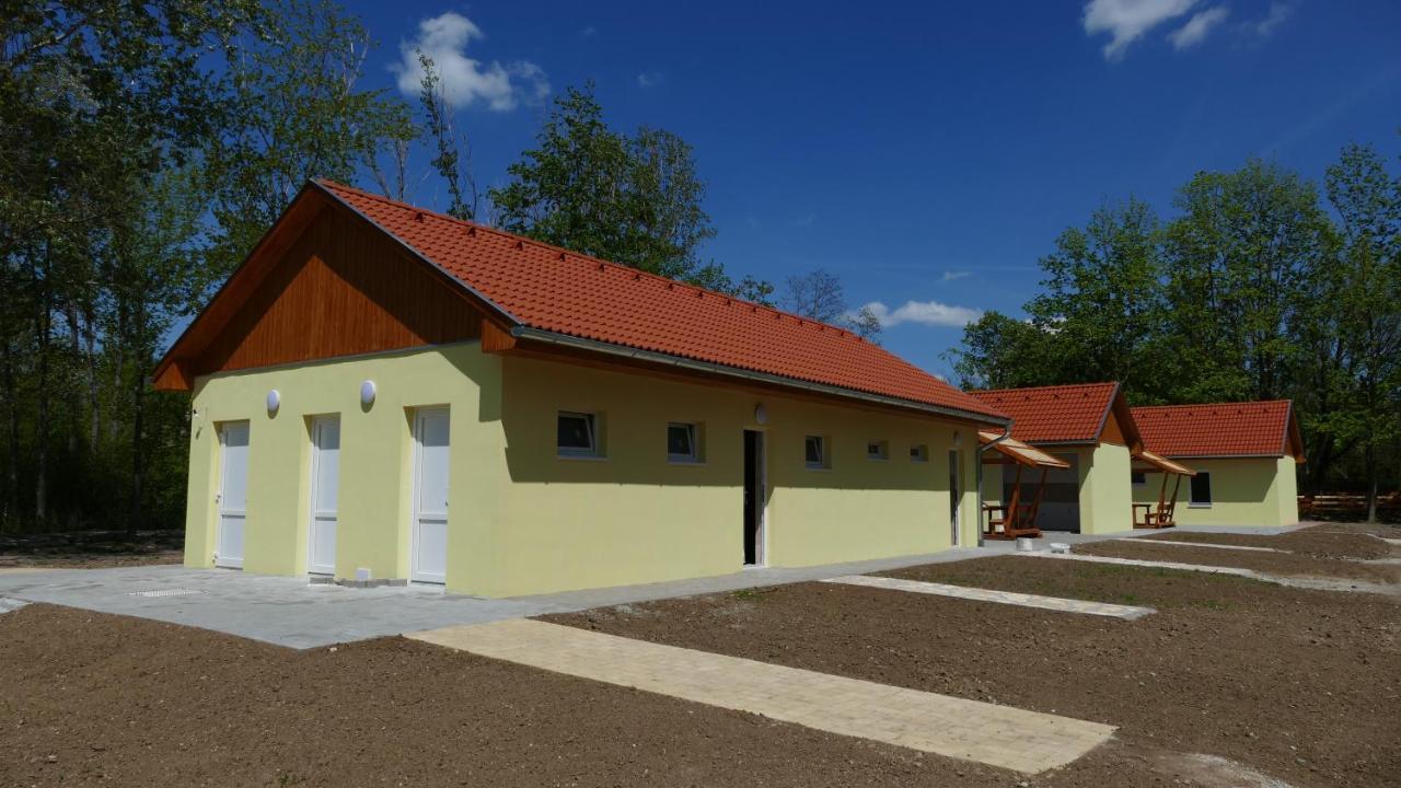 Familia Camping Balaton 호텔 벌러토뇌쇠드 외부 사진